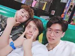 -嘿哟动霸CHUA·新潮玩运动娱乐中心·蹦床滑冰团建乐园
