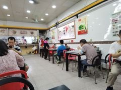 大堂-燊意布拉肠云吞面(中山四路店)