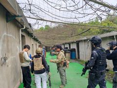 -东湖小天池真人CS彩弹野战基地