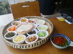 -包整·丝娃娃(一览甲秀楼风景店)