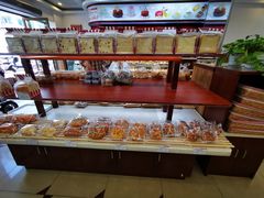 -红宝石·鲜奶小方·海派西点房(南丹店)