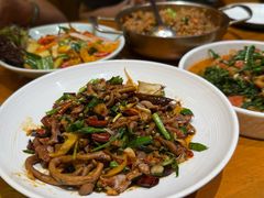 -老滇山寨•云南特色菜•地方菜•民族风情歌舞表演(金碧店)