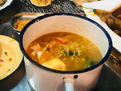 -马路牙子烧烤音乐酒馆(望京店)