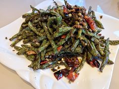 -老码头黑皮肘子锅包肉熏酱水饺(文政街店)