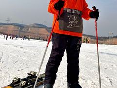 -采薇庄园四季滑雪场