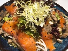 烟熏三文鱼杂菌沙拉-BE BRIGHT KITCHEN(正佳广场店)