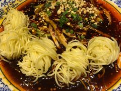 -临界音乐酒馆·小龙虾·江湖菜(华熙LIVE·鱼洞店)