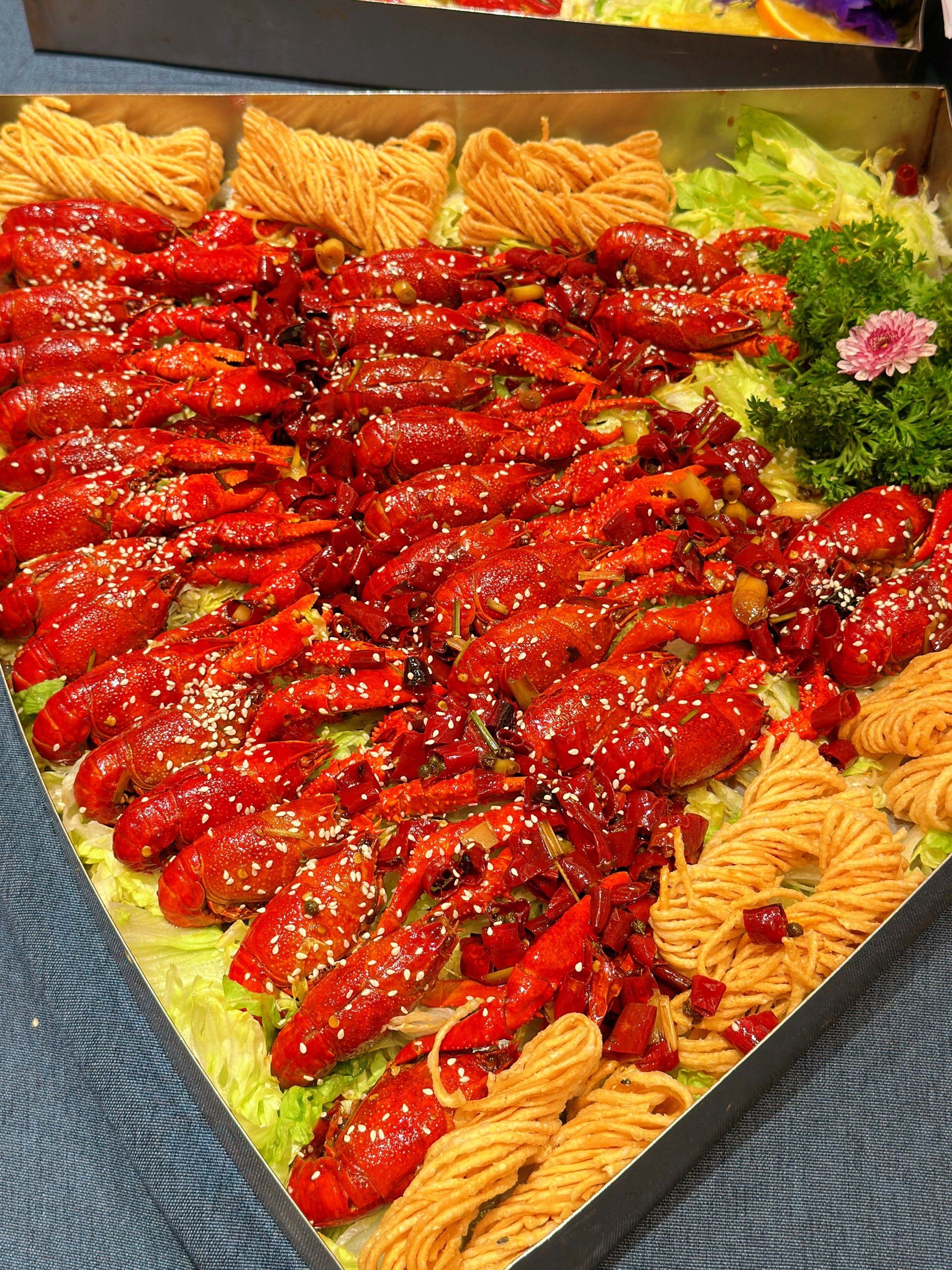 小龙虾拼盘,谁敢来一战?