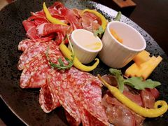 -恰餐厅及酒吧 CHAR Bar & Grill (北京丽都皇冠假日店)
