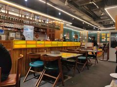 -胡须佬鸡煲四季火锅店(石厦西村直营店)
