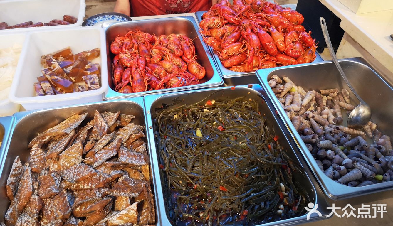 平桥一家龙虾烧烤喝粥俱全的店