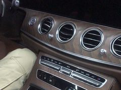 -上海星瀚奔驰4S店(红柳路店)