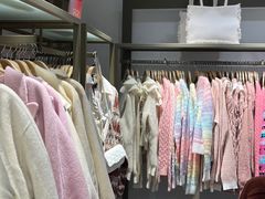 -URBAN REVIVO(北京斯普瑞斯奥特莱斯店)