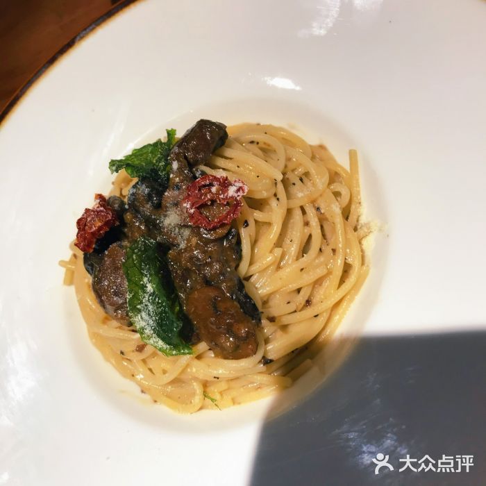 POKEE VIA&Brunch·维娅(重庆来福士店)牛肝菌奶油意面图片