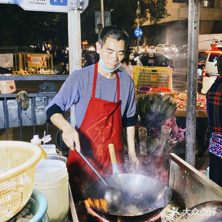 烟火气|街边深夜炒粉