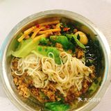 南宁探店—好吃排队的覃记生榨米粉