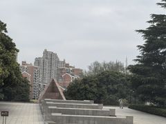 -龙华烈士纪念馆-停车场