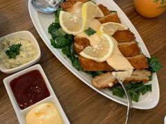 -Chom Cafe and Restaurant