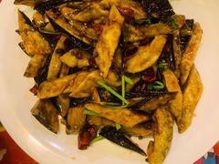 -闯关东东北农家菜(崂山石老人店)