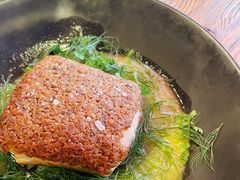 牛肝菌裹三文鱼-Carbon莫卡哆·意大利复古集市餐厅(杭州大厦店)