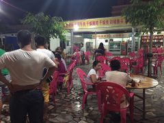 黄记四更烤猪美食店-黄记四更烤乳猪店