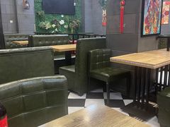 -愉肴麻辣香锅(中山路店)