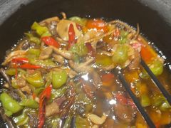 -老滇山寨•云南特色菜•地方菜•民族风情歌舞表演(金碧店)