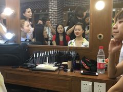 -金夫人化妆摄影职业培训学校