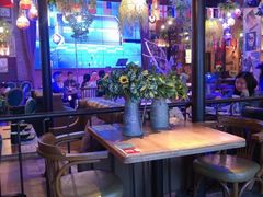 -临界音乐酒馆·小龙虾·江湖菜(华熙LIVE·鱼洞店)