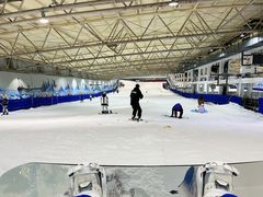 -乔波室内滑雪场