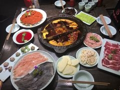 -红九格老火锅(三峡广场店)
