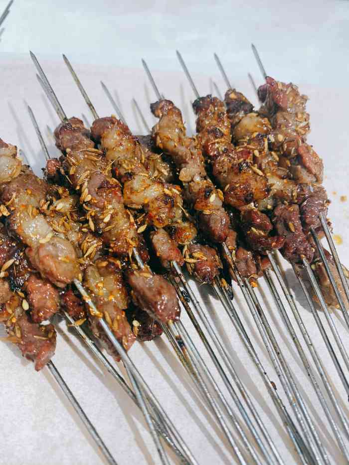 大尾巴羊肉串(二部小北店)-"刷了好多次大众点评,这家店都在推荐范围