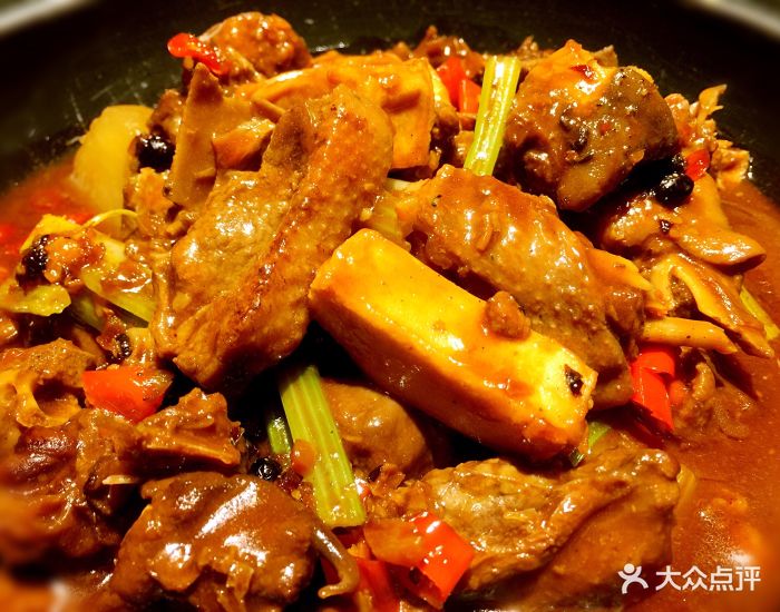 卿卿我我焖锅招牌爆汁焖鹅图片