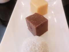 京六件-皇城根·烤鸭·鱼头·家常菜(欧亚大观乐活城店)