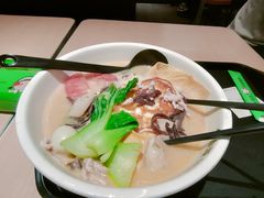 -蒙自源米线大王(东站店)