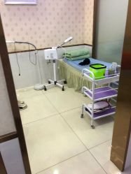 -苗医生专业祛痘·皮肤管理