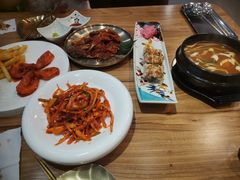 -青瓦餐厅·生鱼片·韩园烤肉(西塔店)