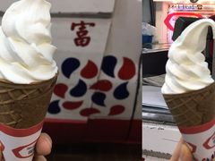 香滑软雪糕-富豪雪糕车流动点(尖沙咀店)