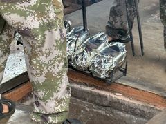 -满記土窑烧鷄波浪山莊