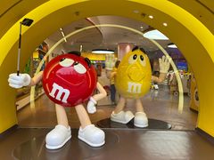 -m豆巧克力世界(上海世茂广场店)