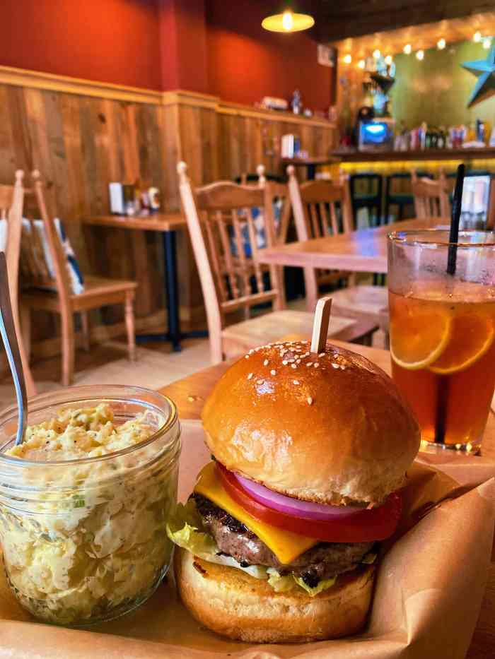 lone star 孤星汉堡-"91位置:税务大厦后面的路走进去,附近还.