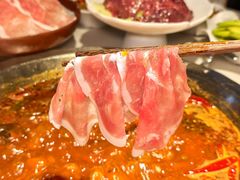 -茅草房·河畔园林火锅