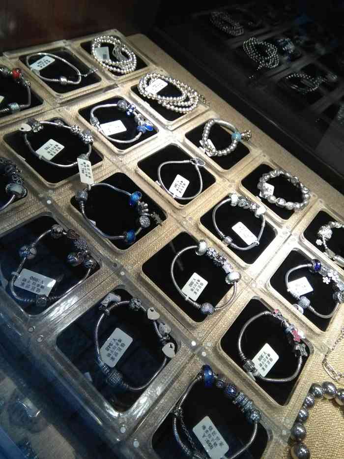 银匠世家-"有两家店,我是老会员.去年买的那串菩提."-大众点评移动版