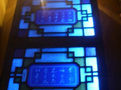 楼梯边古老的玻璃雕-塔影楼