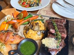 -Mark&Mars Restaurant