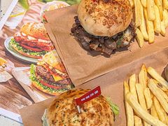 -必胜客(WOW中心城店)