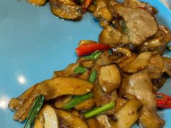 野芫荽炒牛肝菌-半山腰·云南菜(侨福芳草地店)