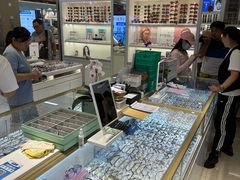 -新视达眼镜店·蔡司·依视路(名镜苑店)