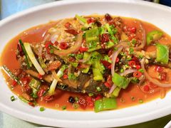 -三亚火车头万人海鲜广场