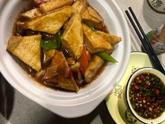 -墨脱石锅椰子鸡•香草鸭•东山羊(大东海店)